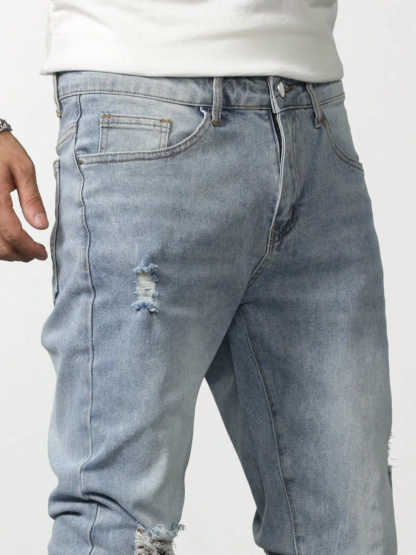 Manfinity LEGND Men Cotton Slant Pocket Ripped Jeans Slim Fit Long Frayed Jean Cargo Plain Light Blue Work Basic Husband