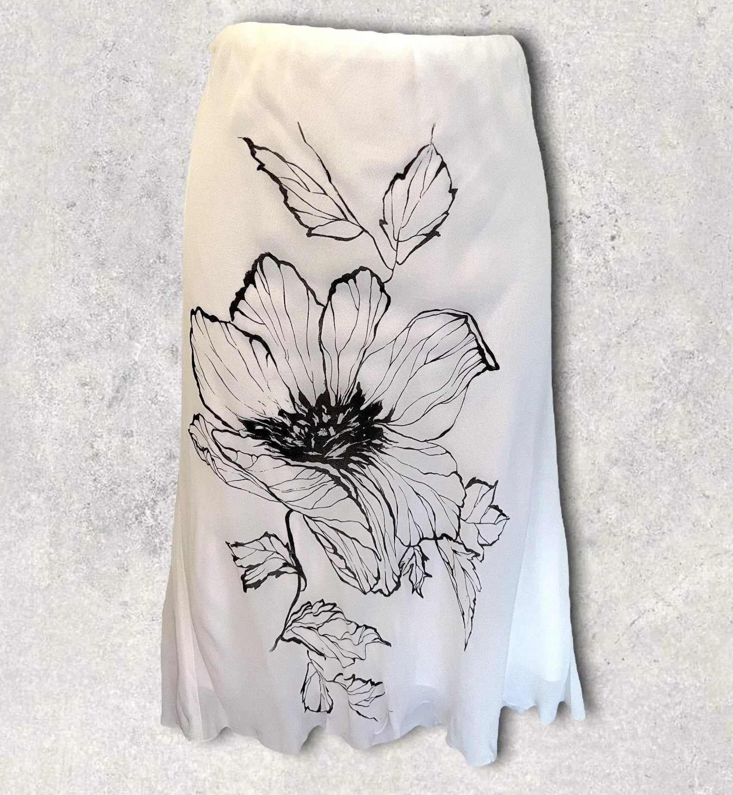 Valentino Jeans Women's White & Black Floral Chiffon Skirt UK 14 EU 42 US 10 it 46